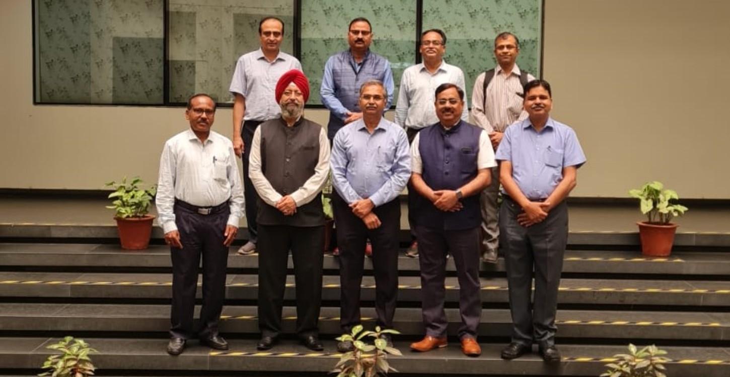 group-photo-of-iitb-faculty-and-advisory-committee-members-from-psus-8th-april-2022-2.jpg