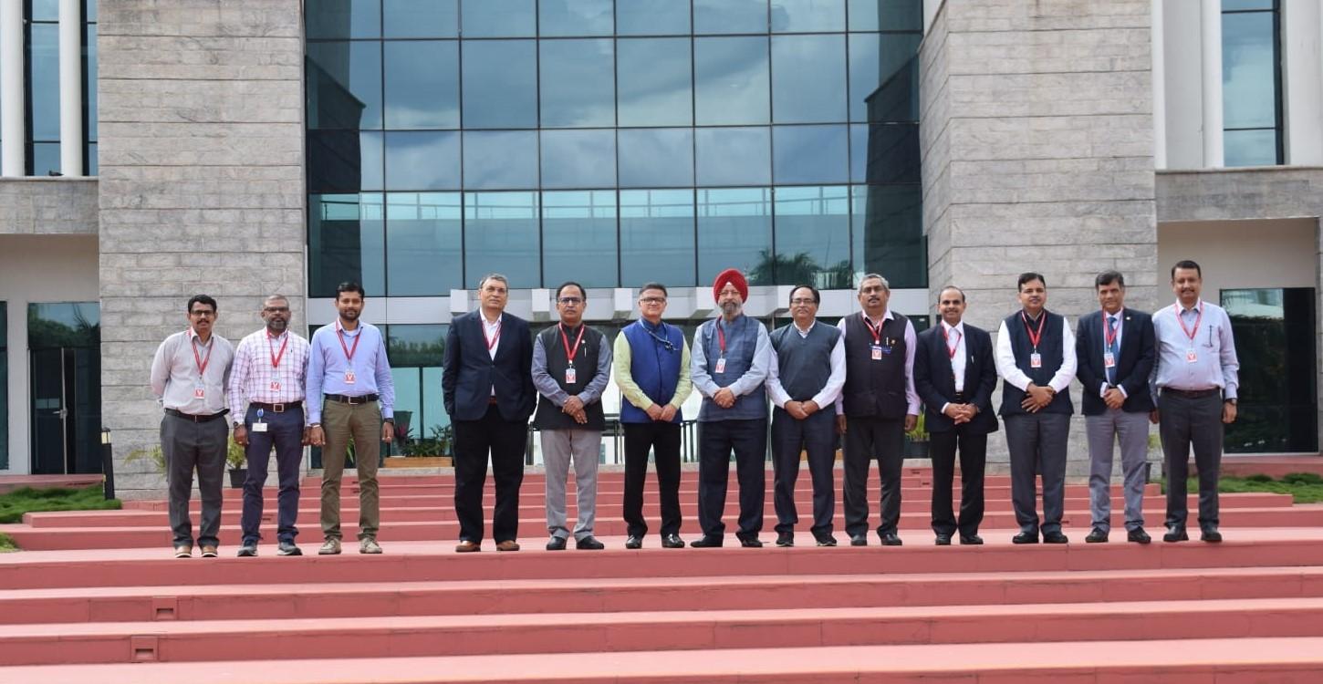Group Photo of IITB Faculty, CoE-OGE Staff and Advisory Committee Members from PSUs - 2nd Dec 2022