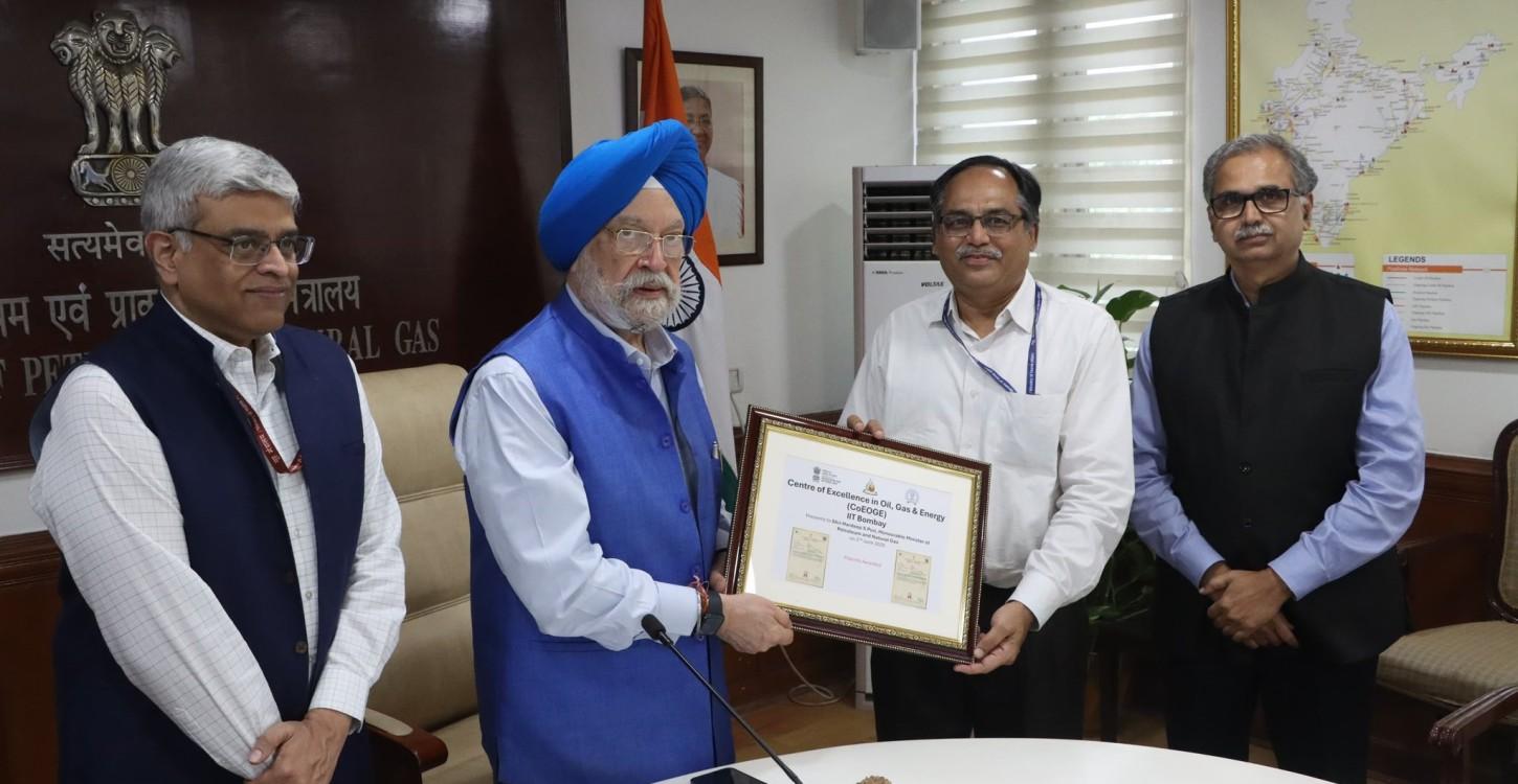 Shri. Hardeep Singh Puri (1).jpg